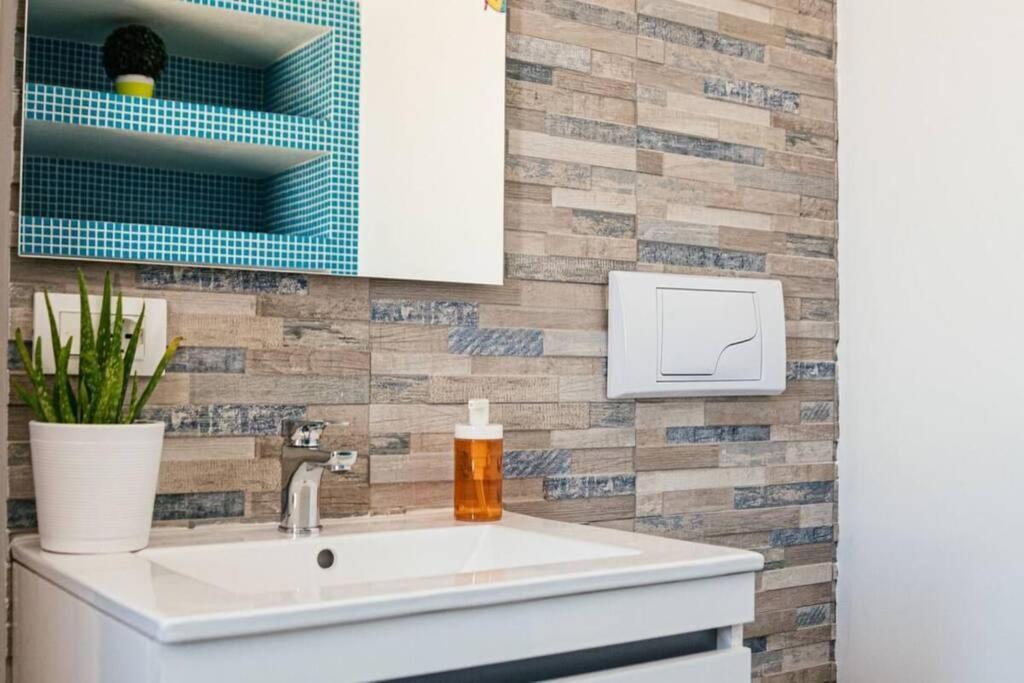 Ferienwohnung Attico In Pieno Centro Storico Di CTA Exterior foto